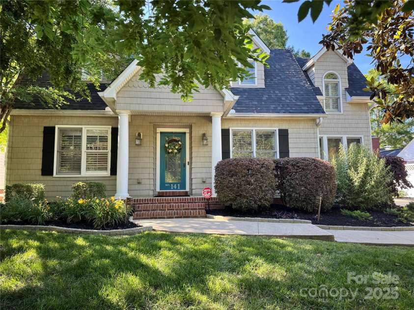 141 Eastover Drive, Concord, NC 28025.  MLS# CAR4264059, YatesRealty ID 17985. Welcome to 141 Eastover Drive