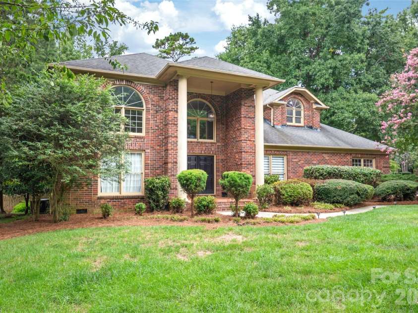 8600 Brownes Pond Lane, Charlotte, NC 28277.  MLS# CAR4372694, YatesRealty ID 17986. 