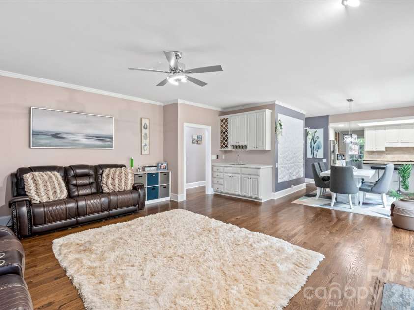 8600 Brownes Pond Lane, Charlotte, NC 28277.  MLS# CAR4372694, YatesRealty ID 17986. 