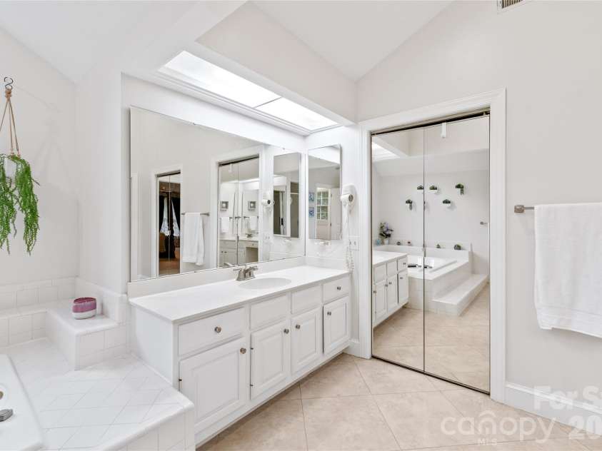 8600 Brownes Pond Lane, Charlotte, NC 28277.  MLS# CAR4372694, YatesRealty ID 17986. 