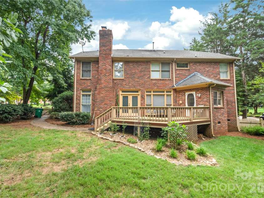 8600 Brownes Pond Lane, Charlotte, NC 28277.  MLS# CAR4372694, YatesRealty ID 17986. 