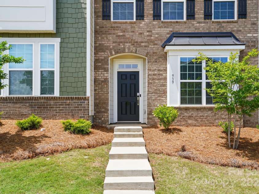 939 Cobbled Way, Fort Mill, SC 29715.  MLS# CAR4186055, YatesRealty ID 17987. 