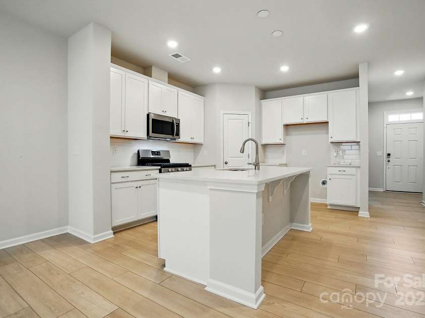 939 Cobbled Way, Fort Mill, SC 29715.  MLS# CAR4186055, YatesRealty ID 17987. 