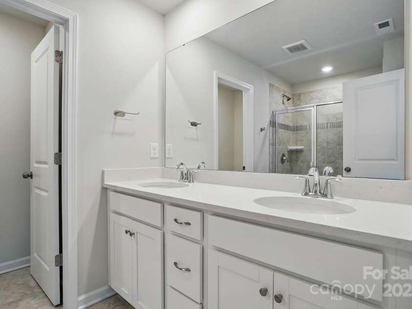 939 Cobbled Way, Fort Mill, SC 29715.  MLS# CAR4186055, YatesRealty ID 17987. 