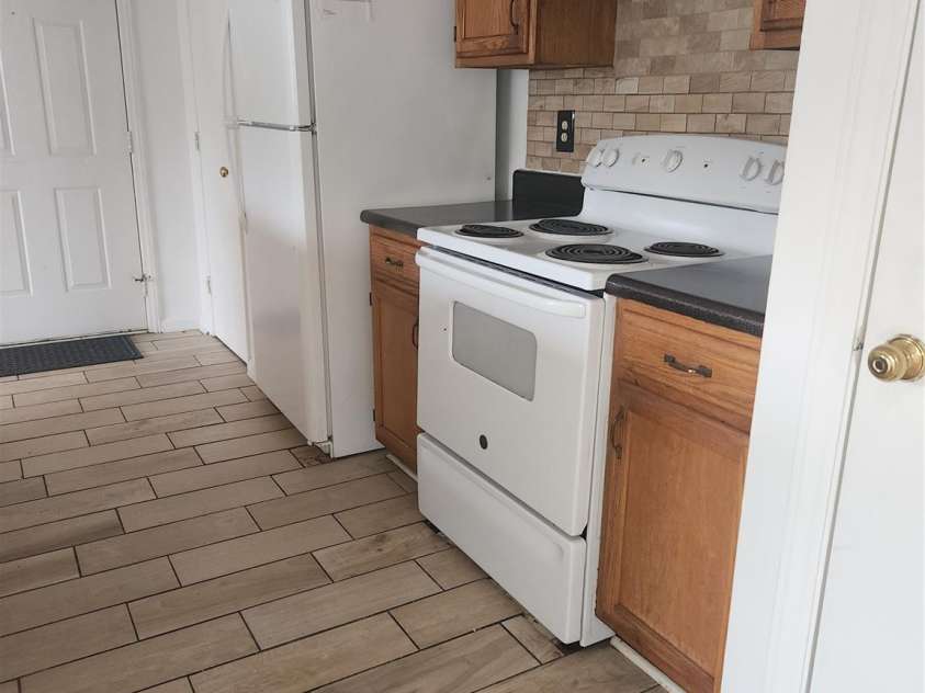 1614-H Arlyn Circle, Charlotte, NC 28213.  MLS# CAR4311725, YatesRealty ID 1799. 