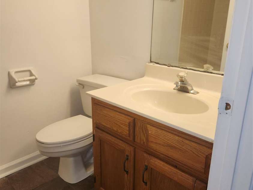 1614-H Arlyn Circle, Charlotte, NC 28213.  MLS# CAR4311725, YatesRealty ID 1799. 