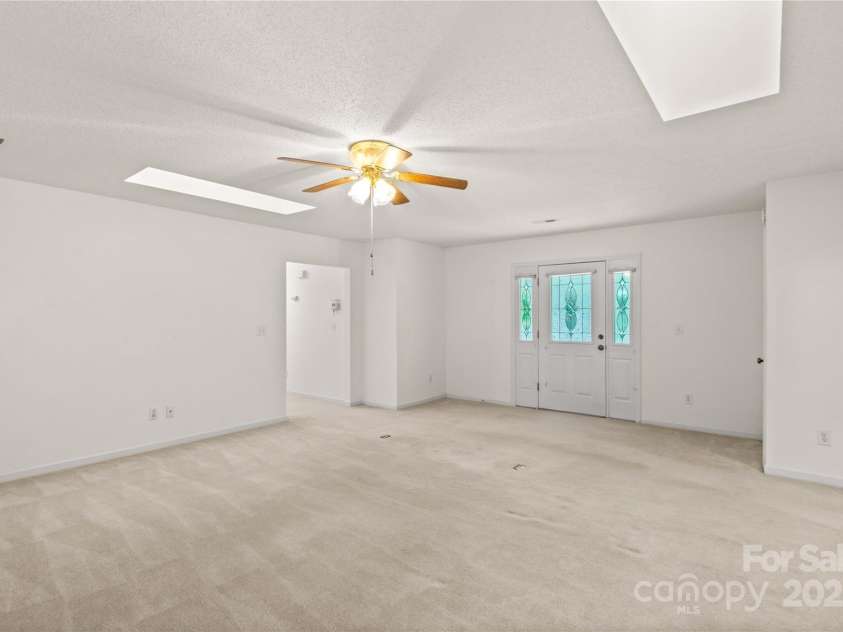 115 Three Oaks Lane, Statesville, NC 28677.  MLS# CAR4254683, YatesRealty ID 17990. 