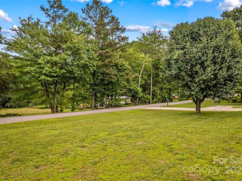 115 Three Oaks Lane, Statesville, NC 28677.  MLS# CAR4254683, YatesRealty ID 17990. 