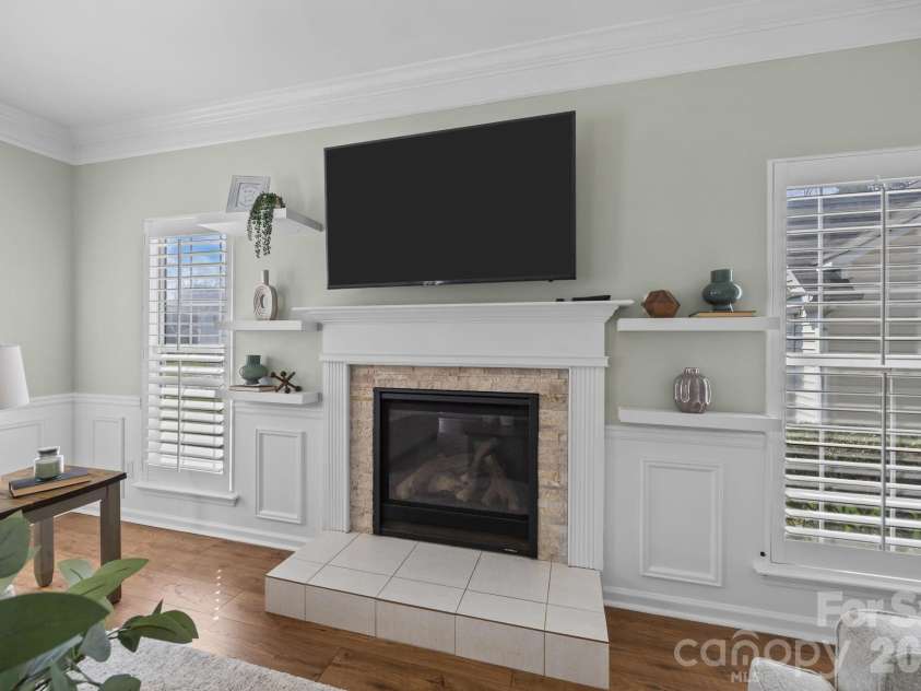 17115 Graves Court, Cornelius, NC 28031.  MLS# CAR4343687, YatesRealty ID 17990. Cozy gas fireplace