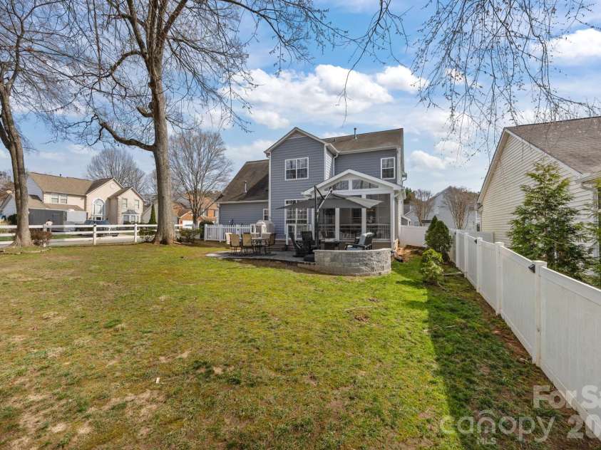 17115 Graves Court, Cornelius, NC 28031.  MLS# CAR4343687, YatesRealty ID 17990. Fully fenced back yard