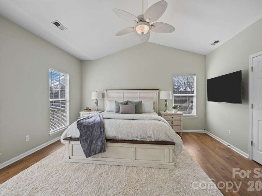 17115 Graves Court, Cornelius, NC 28031.  MLS# CAR4343687, YatesRealty ID 17990. Spacious primary bedroom