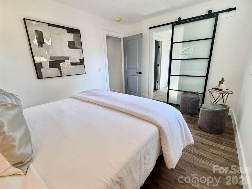 4330 Colebrook Road, Charlotte, NC 28215.  MLS# CAR4362704, YatesRealty ID 17991. 