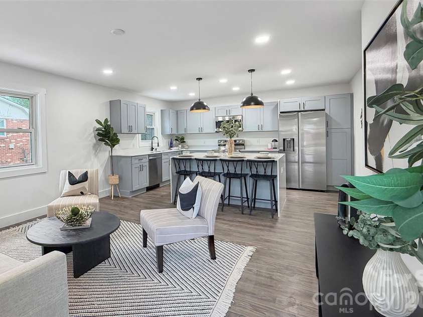 4330 Colebrook Road, Charlotte, NC 28215.  MLS# CAR4362704, YatesRealty ID 17991. 