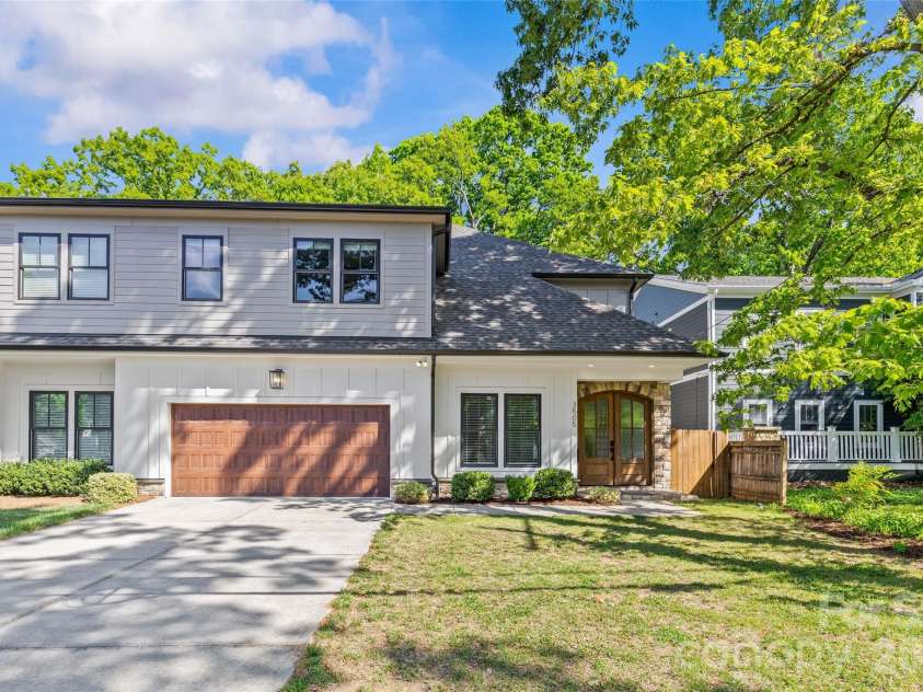 3505 Oakwood Avenue, Charlotte, NC 28205.  MLS# CAR4369785, YatesRealty ID 17992. 