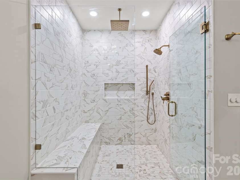 3505 Oakwood Avenue, Charlotte, NC 28205.  MLS# CAR4369785, YatesRealty ID 17992. 