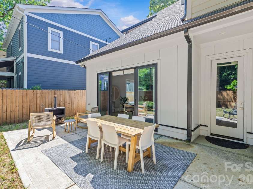 3505 Oakwood Avenue, Charlotte, NC 28205.  MLS# CAR4369785, YatesRealty ID 17992. 