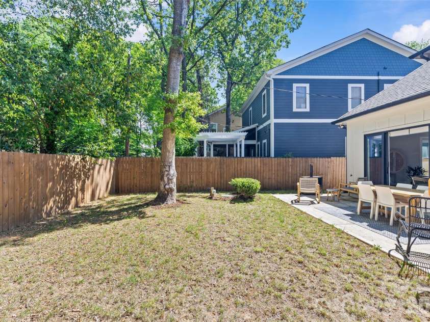 3505 Oakwood Avenue, Charlotte, NC 28205.  MLS# CAR4369785, YatesRealty ID 17992. 