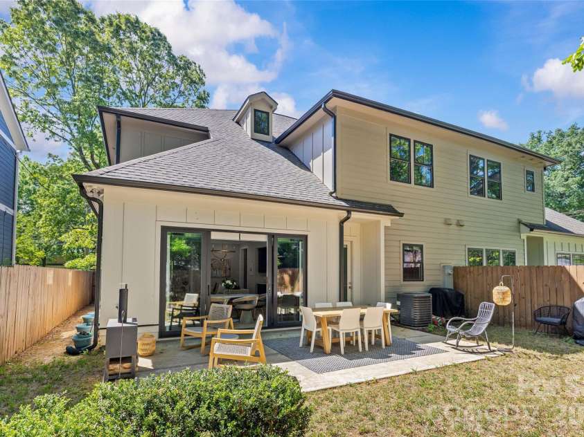 3505 Oakwood Avenue, Charlotte, NC 28205.  MLS# CAR4369785, YatesRealty ID 17992. 