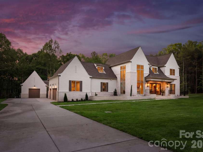 3035 Maple Way Drive, Davidson, NC 28036.  MLS# CAR4368514, YatesRealty ID 17993. 