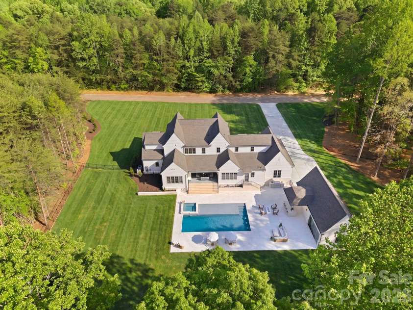 3035 Maple Way Drive, Davidson, NC 28036.  MLS# CAR4368514, YatesRealty ID 17993. 