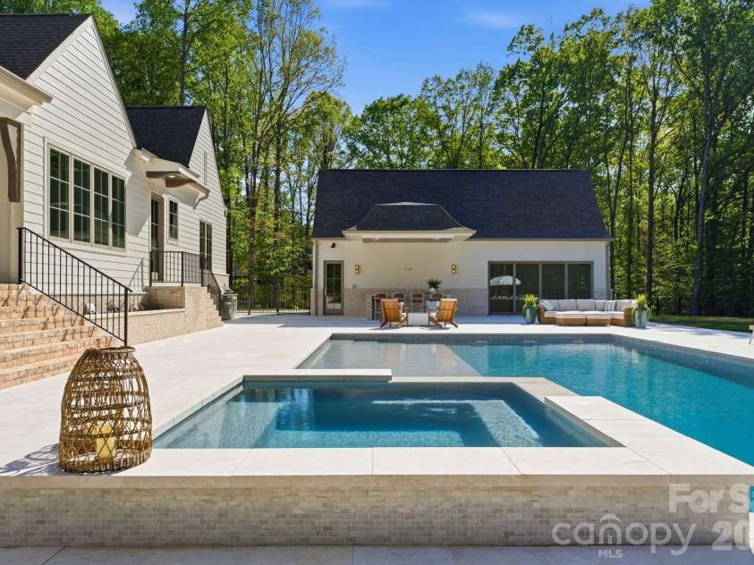 3035 Maple Way Drive, Davidson, NC 28036.  MLS# CAR4368514, YatesRealty ID 17993. 