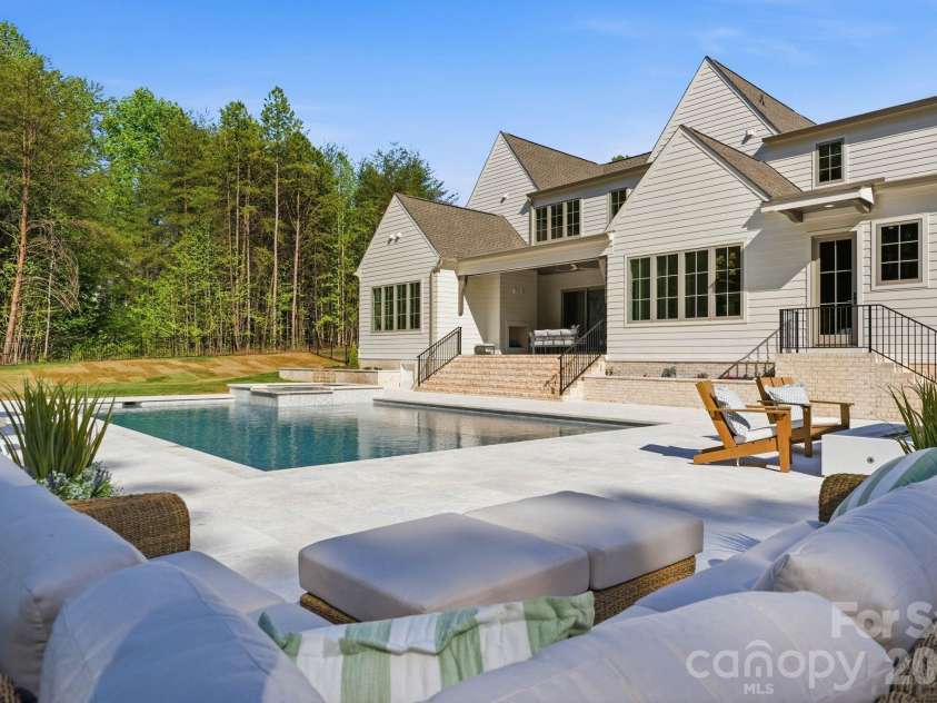 3035 Maple Way Drive, Davidson, NC 28036.  MLS# CAR4368514, YatesRealty ID 17993. 