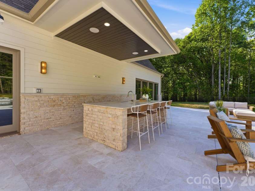 3035 Maple Way Drive, Davidson, NC 28036.  MLS# CAR4368514, YatesRealty ID 17993. 