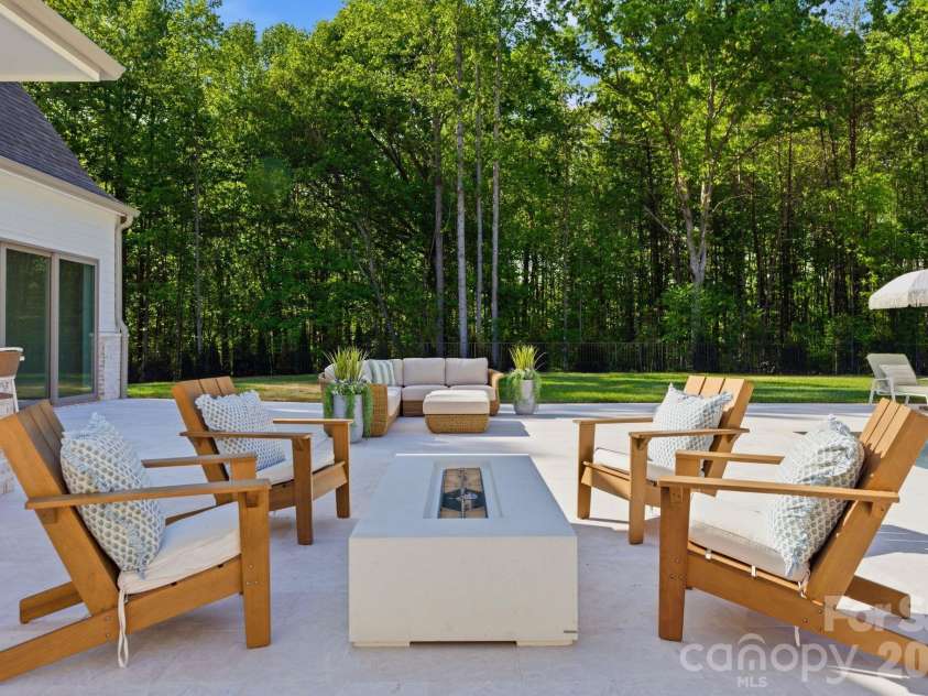 3035 Maple Way Drive, Davidson, NC 28036.  MLS# CAR4368514, YatesRealty ID 17993. 