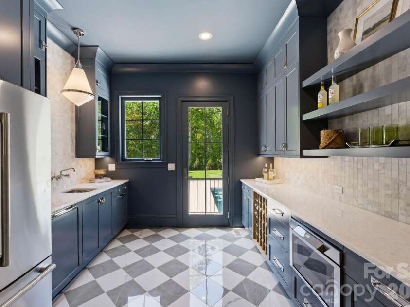 3035 Maple Way Drive, Davidson, NC 28036.  MLS# CAR4368514, YatesRealty ID 17993. 