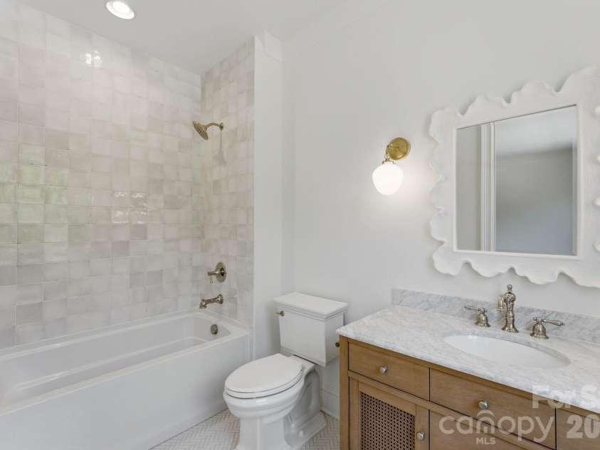 3035 Maple Way Drive, Davidson, NC 28036.  MLS# CAR4368514, YatesRealty ID 17993. 
