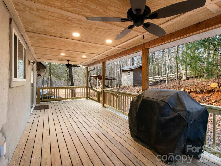 10 Bear Trail, Fairview, NC 28730.  MLS# CAR4364377, YatesRealty ID 17995. 