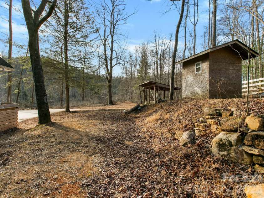 10 Bear Trail, Fairview, NC 28730.  MLS# CAR4364377, YatesRealty ID 17995. 