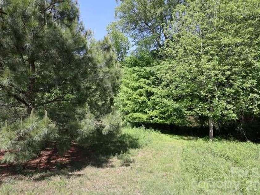 1212 Catawba Run, Lowell, NC 28098.  MLS# CAR4376003, YatesRealty ID 17996. Access to South Fork Catawba River