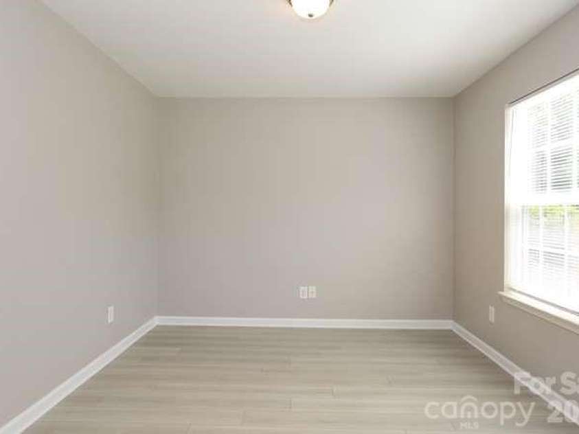 1212 Catawba Run, Lowell, NC 28098.  MLS# CAR4376003, YatesRealty ID 17996. Flex Room - could be office, exercise, playroom
