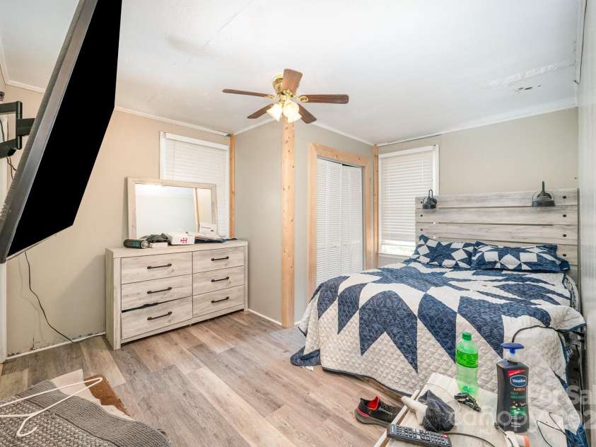 511 Finger Street, Maiden, NC 28650.  MLS# CAR4259058, YatesRealty ID 17996. 