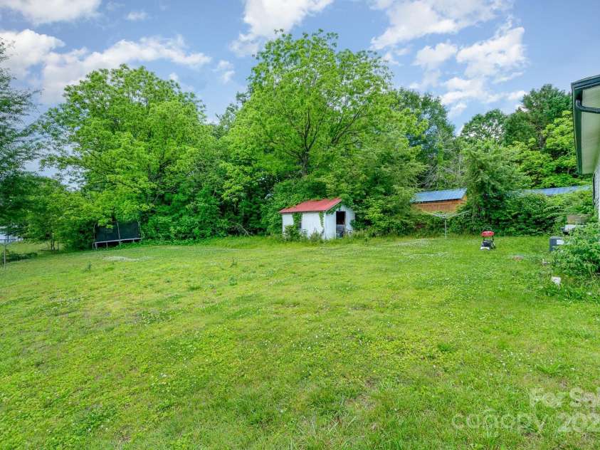 511 Finger Street, Maiden, NC 28650.  MLS# CAR4259058, YatesRealty ID 17996. 