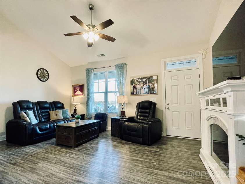 3100 Glacier Court, Gastonia, NC 28056.  MLS# CAR4210491, YatesRealty ID 17997. Living Room