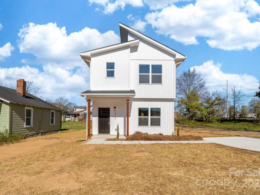 613 Buffalo Street, Shelby, NC 28150.  MLS# CAR4207882, YatesRealty ID 17998. 