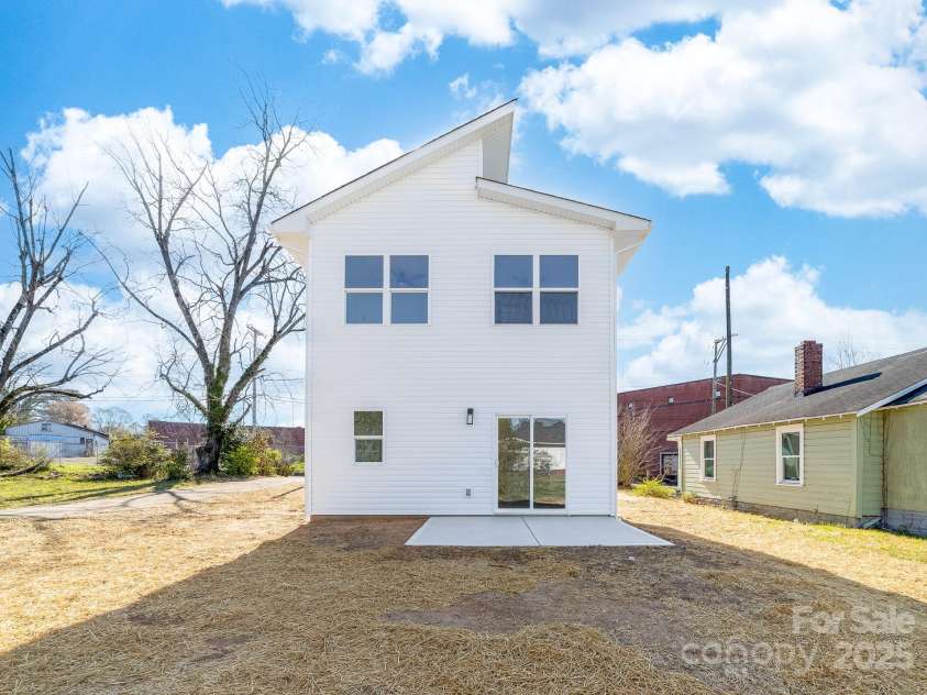 613 Buffalo Street, Shelby, NC 28150.  MLS# CAR4207882, YatesRealty ID 17998. 