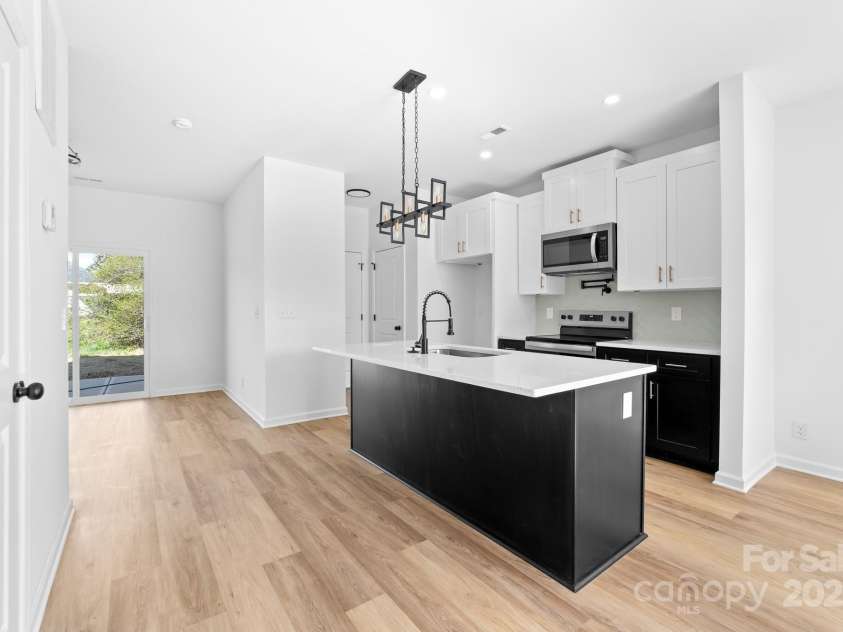 613 Buffalo Street, Shelby, NC 28150.  MLS# CAR4207882, YatesRealty ID 17998. 