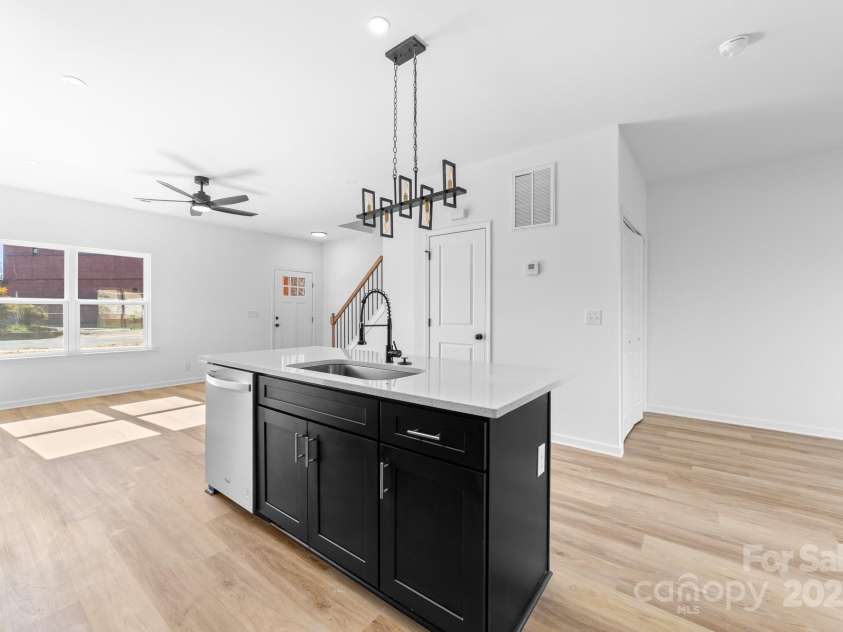 613 Buffalo Street, Shelby, NC 28150.  MLS# CAR4207882, YatesRealty ID 17998. 