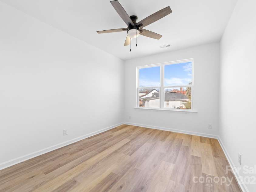 613 Buffalo Street, Shelby, NC 28150.  MLS# CAR4207882, YatesRealty ID 17998. 