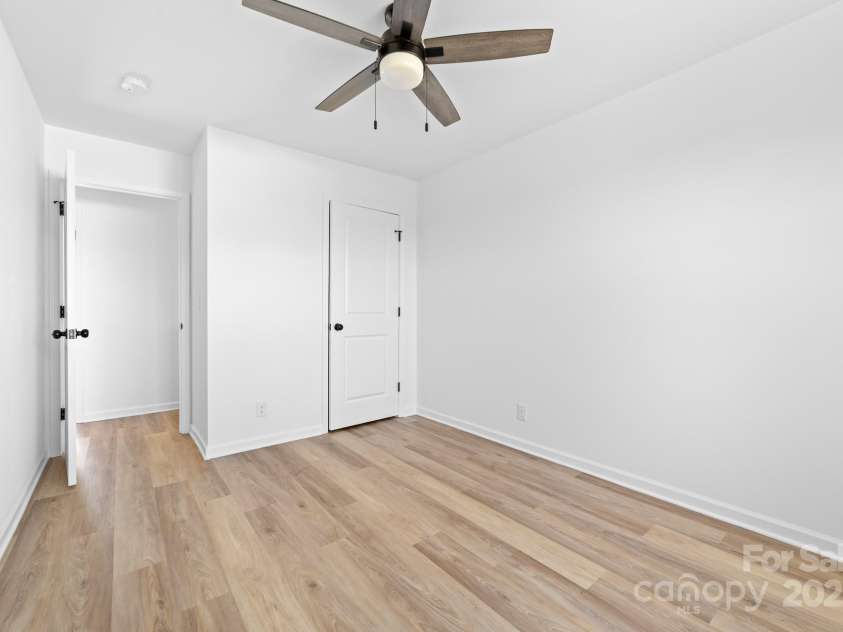 613 Buffalo Street, Shelby, NC 28150.  MLS# CAR4207882, YatesRealty ID 17998. 