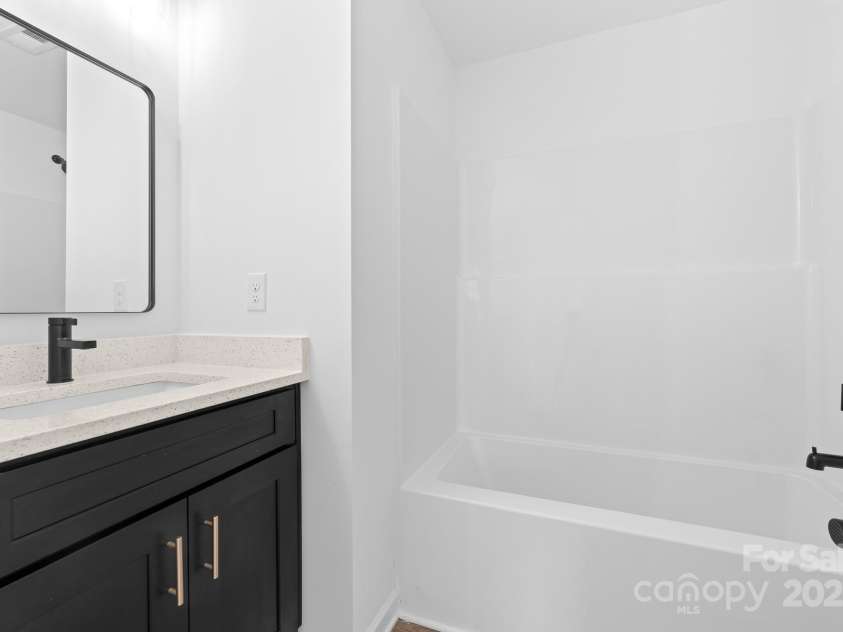 613 Buffalo Street, Shelby, NC 28150.  MLS# CAR4207882, YatesRealty ID 17998. 