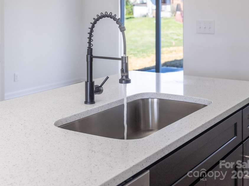 613 Buffalo Street, Shelby, NC 28150.  MLS# CAR4207882, YatesRealty ID 17998. 