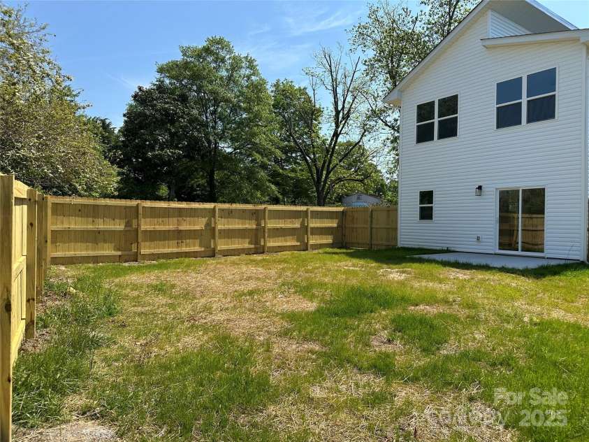 613 Buffalo Street, Shelby, NC 28150.  MLS# CAR4207882, YatesRealty ID 17998. 