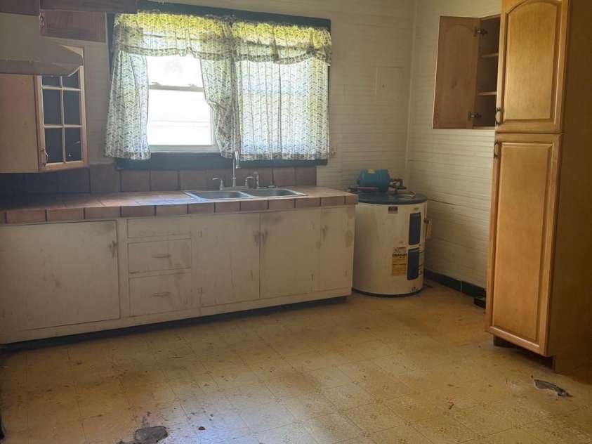 206 13th Street, Belmont, NC 28012.  MLS# CAR4257702, YatesRealty ID 18. 