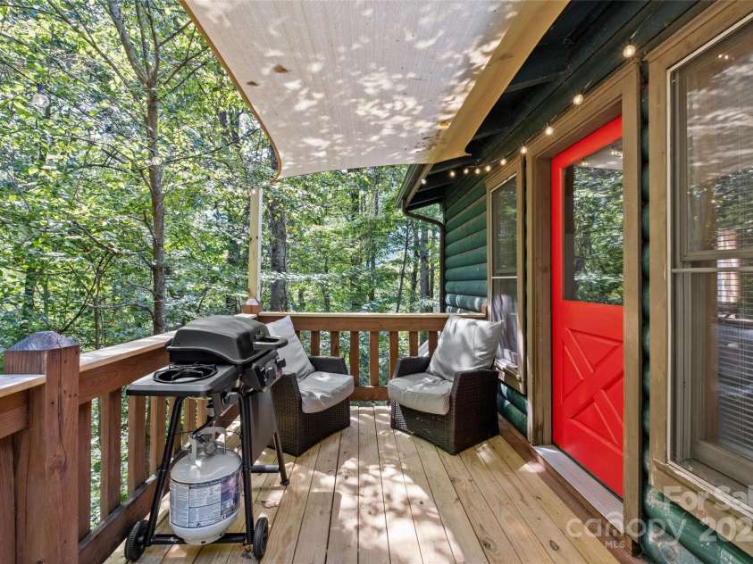 214&212 McKenzie Way, Old Fort, NC 28762.  MLS# CAR4266940, YatesRealty ID 180. 2nd Cabin Deck