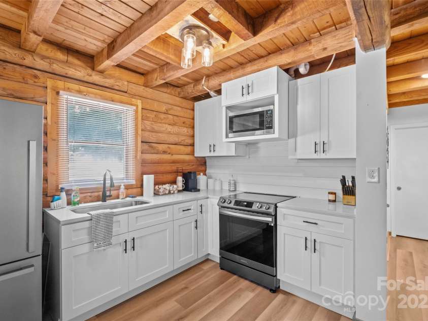 214&212 McKenzie Way, Old Fort, NC 28762.  MLS# CAR4266940, YatesRealty ID 180. Main Cabin