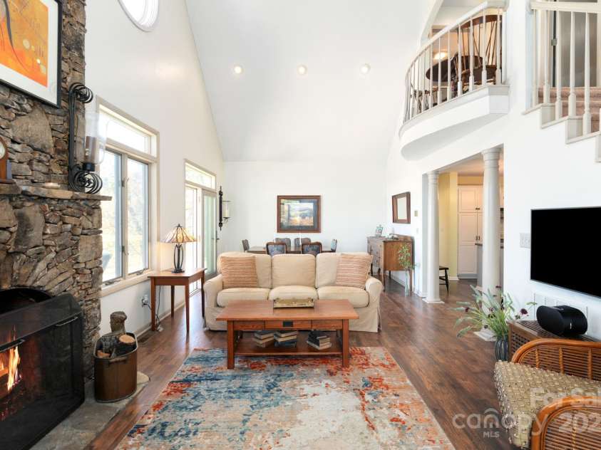 481 Overlook Drive, Mars Hill, NC 28754.  MLS# CAR4313425, YatesRealty ID 1800. 